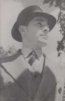 Adel en Bogotá, en 1929, como reportero y cronista de la prensa capitalina.